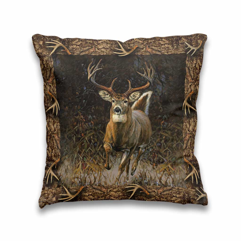 Wild Life - Hunting Throw Pillow