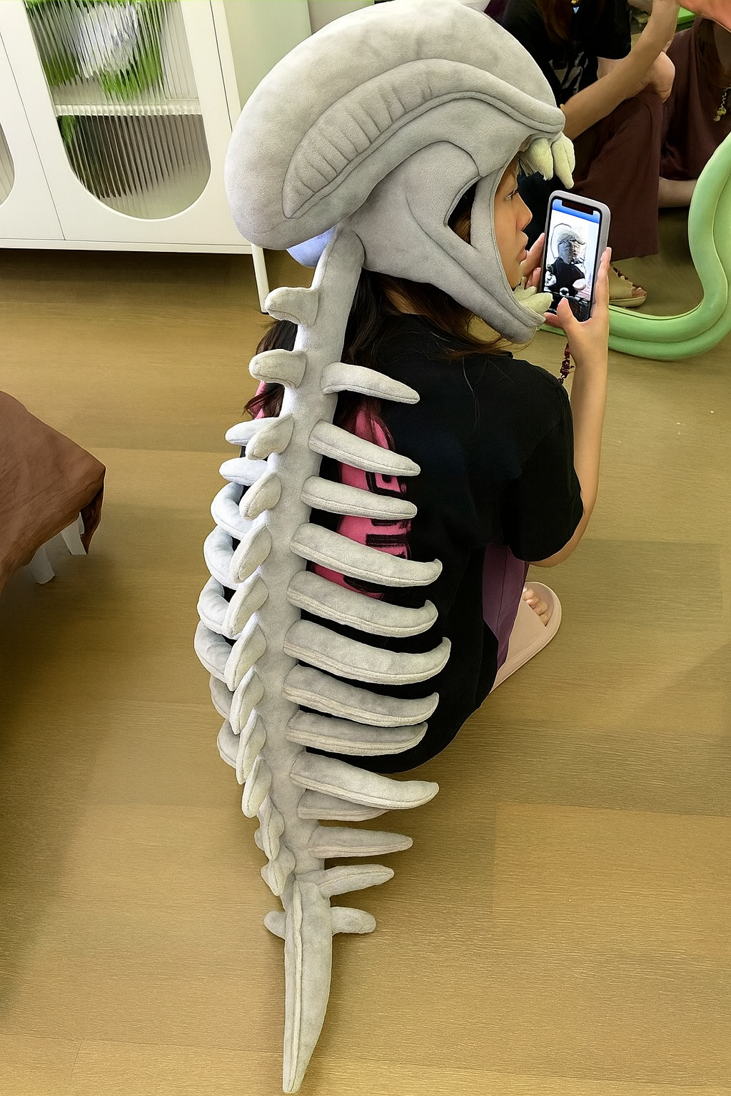 🎃 Halloween Must-Have! Sci-Fi Alien Creature Plush Headpiece with Attached Spine