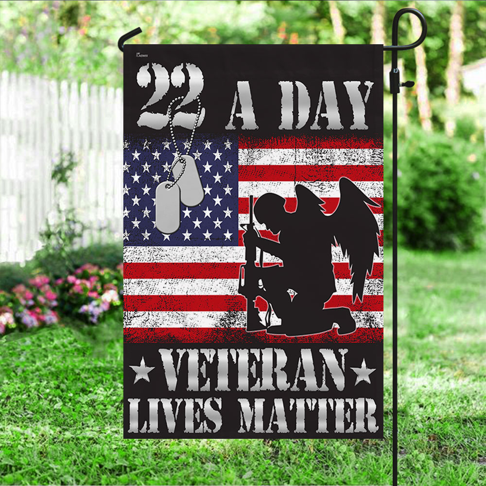 22 A Day Veterans Flag Veteran Lives Matter Suicide Awareness TQN496F