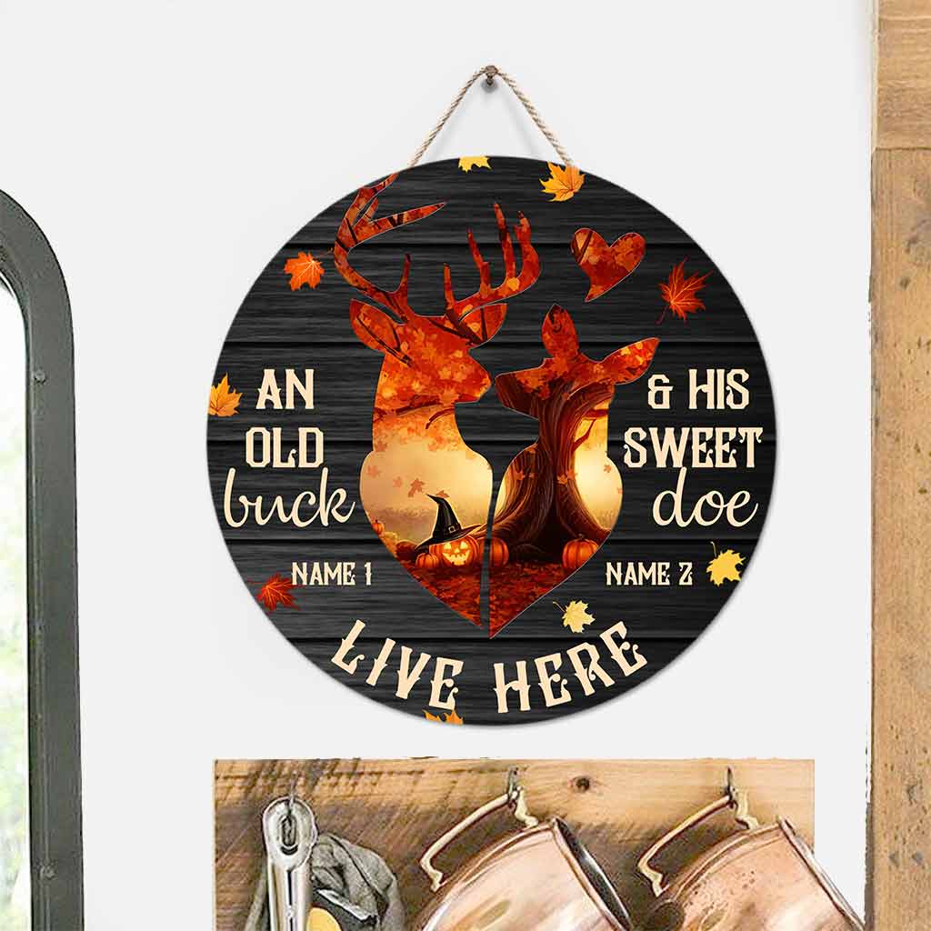 An Old Buck - Hunting  Personalized  Round Wood Sign