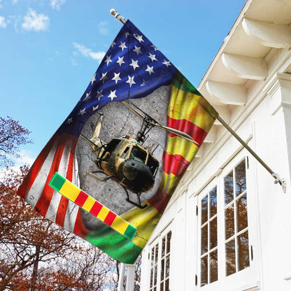 Huey Helicopter Vietnam Veteran Lest We Forget Flag DBD2687F