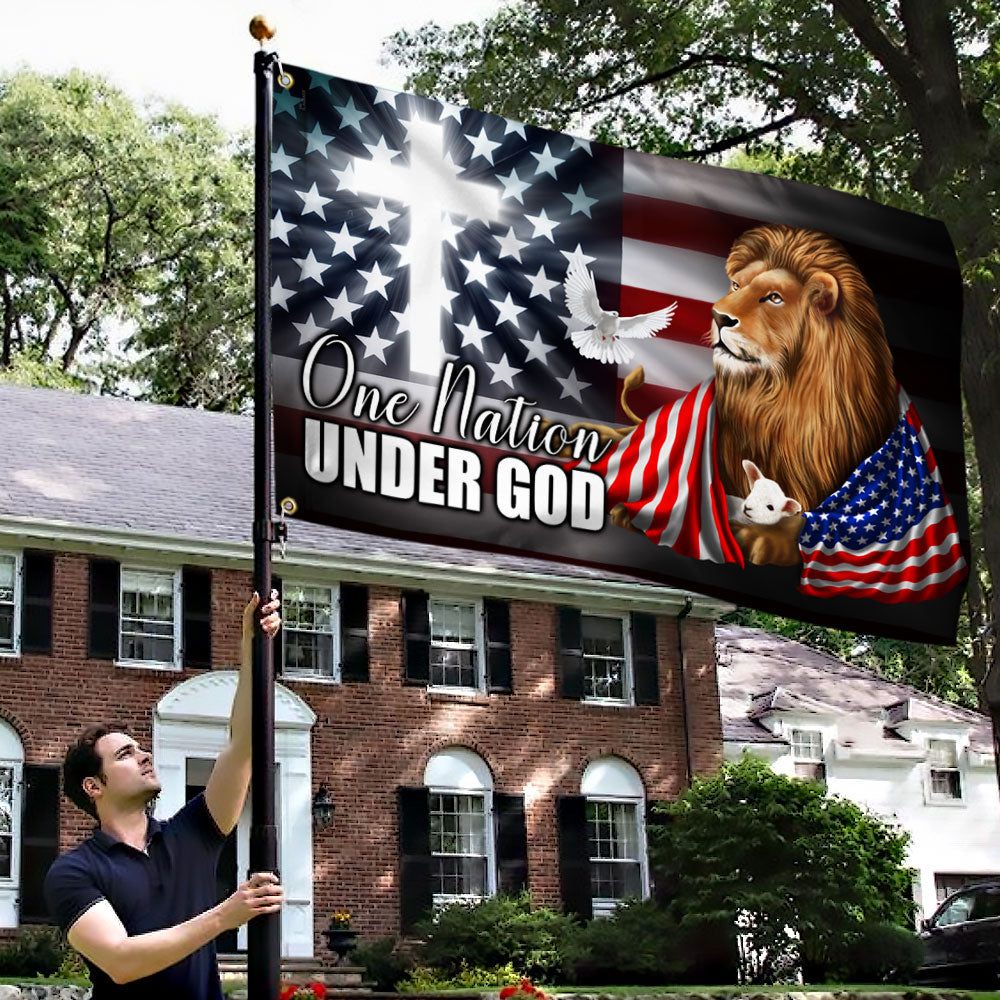Cross Lion American Grommet Flag One Nation Under God DDH3077GF